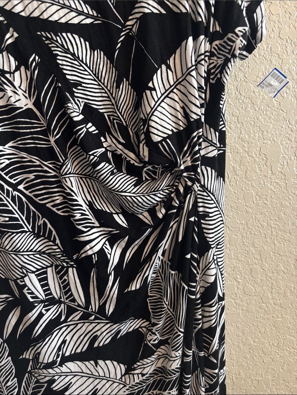 Avenue Black & White Leaf-Print Maxi Dress - Picture 3 of 12